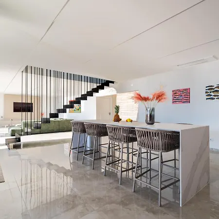 Fux Eternity 2 Mit Pool In Pasman Zadar Vila *