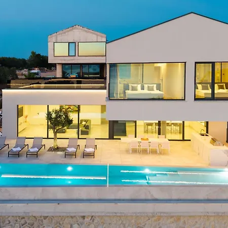 Villa Fux Eternity 2 Mit Pool In Pasman Zadar