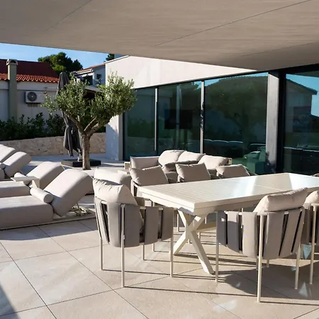 Fux Eternity 2 Mit Pool In Pasman Zadar